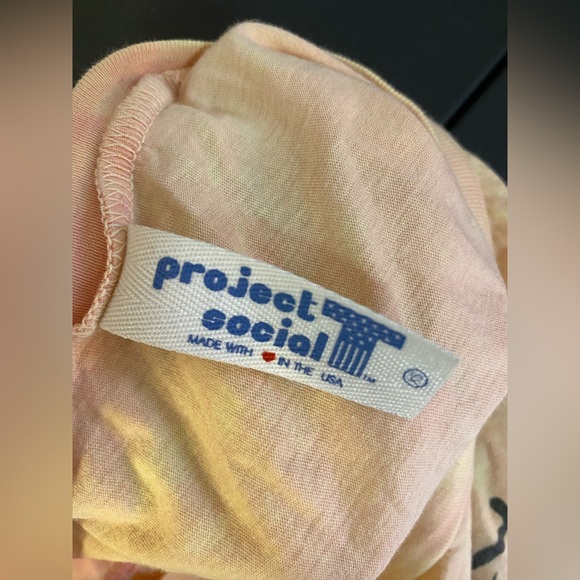 Project Social | Love Compass Medium Crop Top - Picture 3 of 5